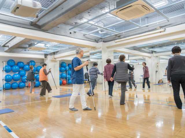 医学部の学生さんに高齢者向けの予防体操の研修に来ていただきました①